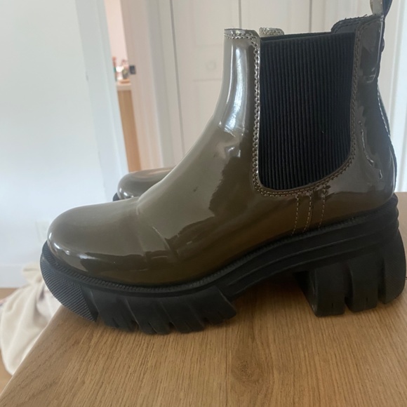 Spring boots 7.5 - Picture 3 of 3